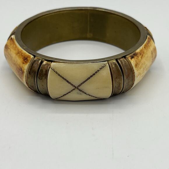 Stone Brass Women’s Cuff Bracelet Ivory Tone Slip On Boho Peasant Nature - Picture 4 of 13
